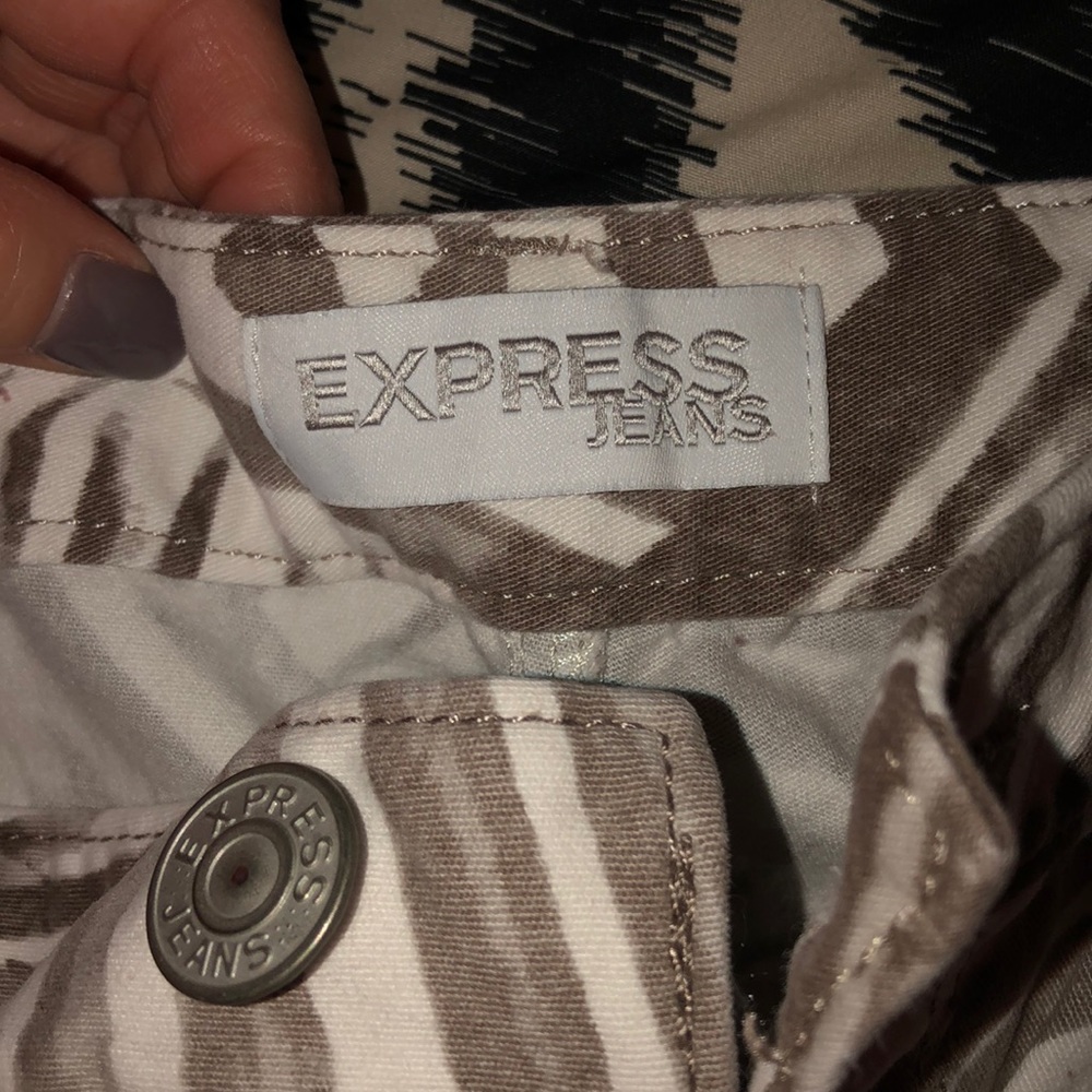 Shorts - Picture 2 of 2